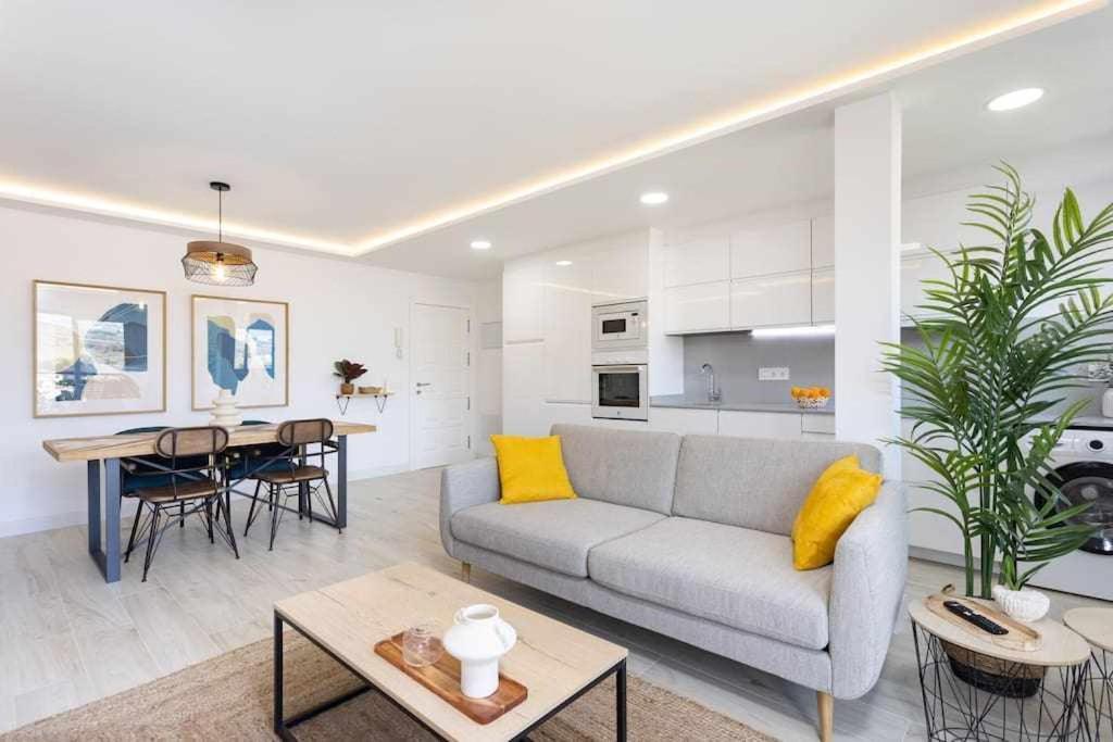 Sunnyland Apartment Arona Cho Exterior photo