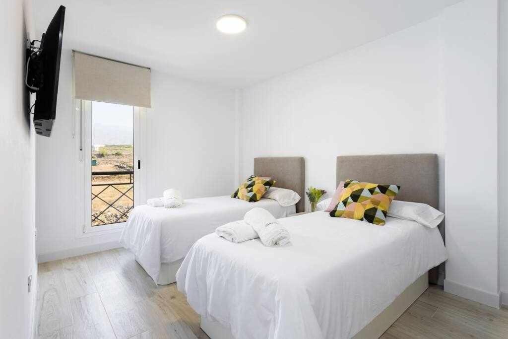 Sunnyland Apartment Arona Cho Exterior photo