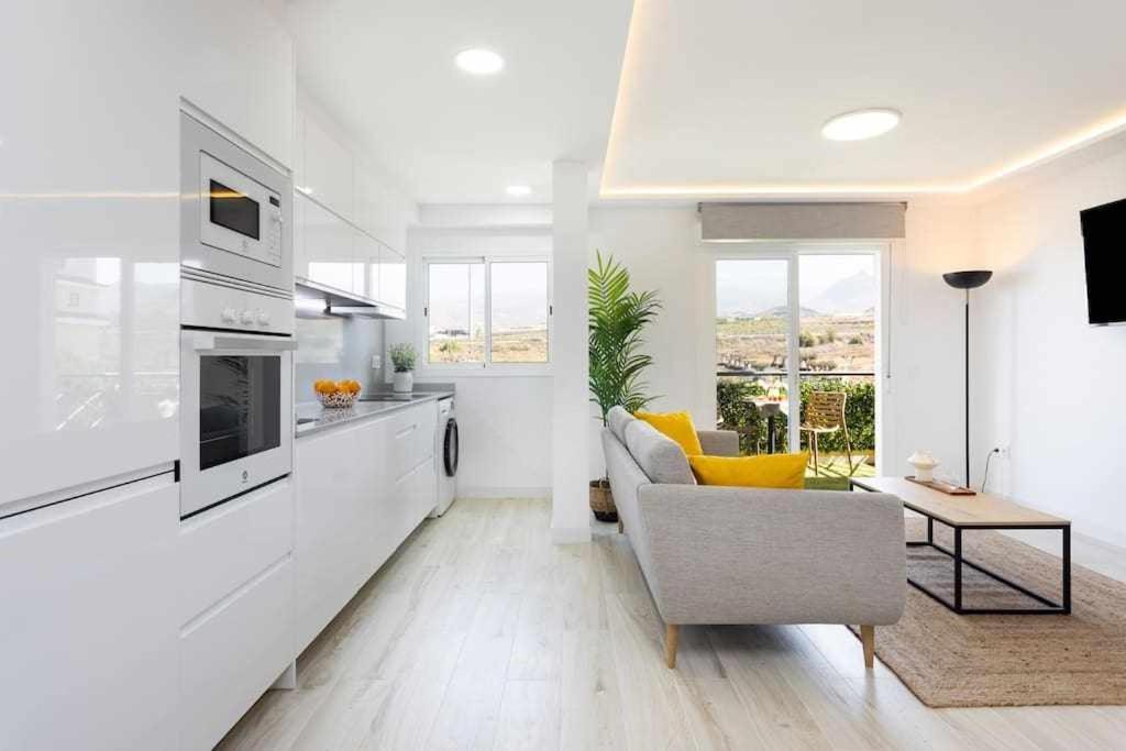 Sunnyland Apartment Arona Cho Exterior photo